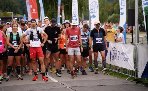 23 kilometry po górach. Zawodnicy pełni uśmiechów ruszyli na trasę [ZDJĘCIA] - 15